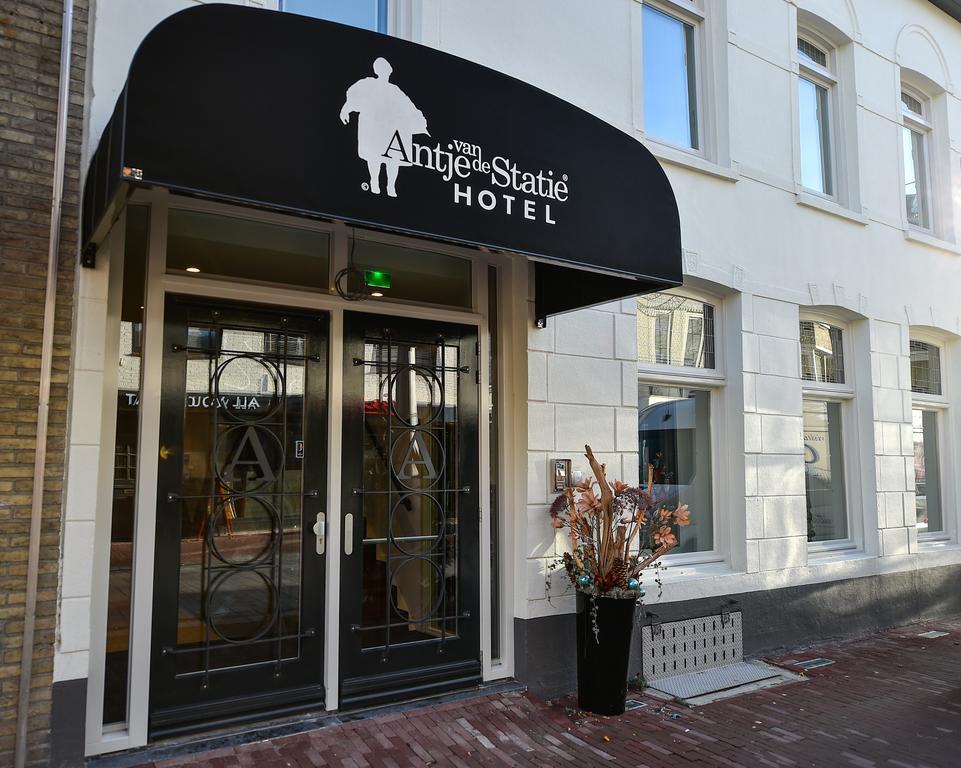 Brasserie-Hotel Antje Van De Statie Weert Bagian luar foto