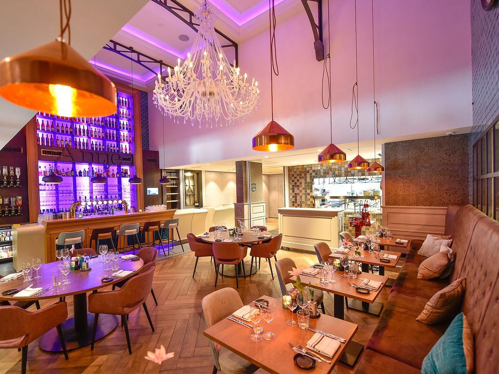 Brasserie-Hotel Antje Van De Statie Weert Bagian luar foto