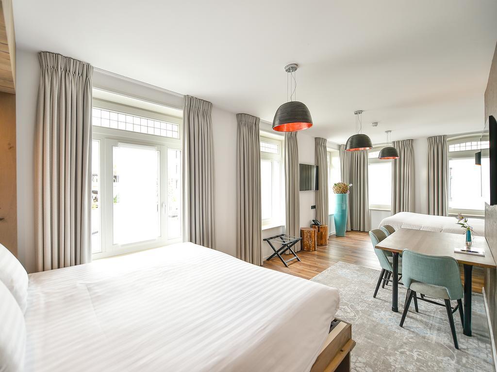 Brasserie-Hotel Antje Van De Statie Weert Bagian luar foto