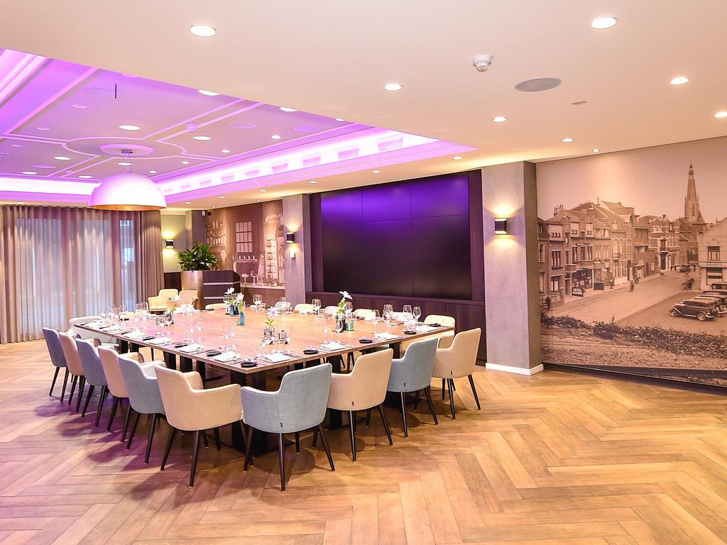 Brasserie-Hotel Antje Van De Statie Weert Bagian luar foto