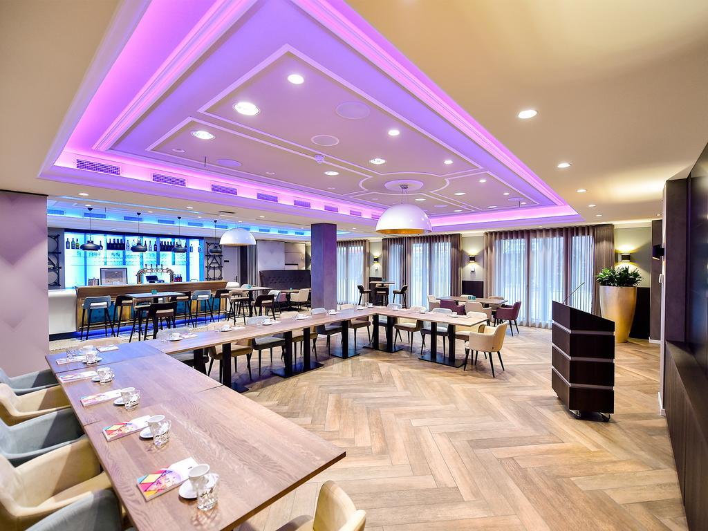 Brasserie-Hotel Antje Van De Statie Weert Bagian luar foto