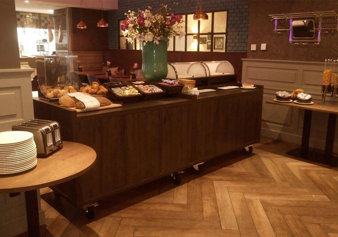 Brasserie-Hotel Antje Van De Statie Weert Bagian luar foto